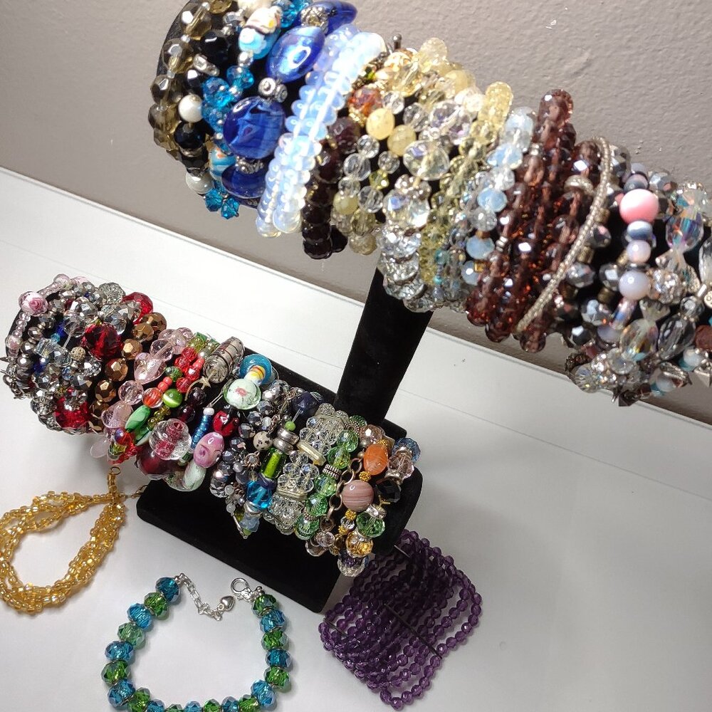 Lot Of Over 40 Glass Bead Bracelets